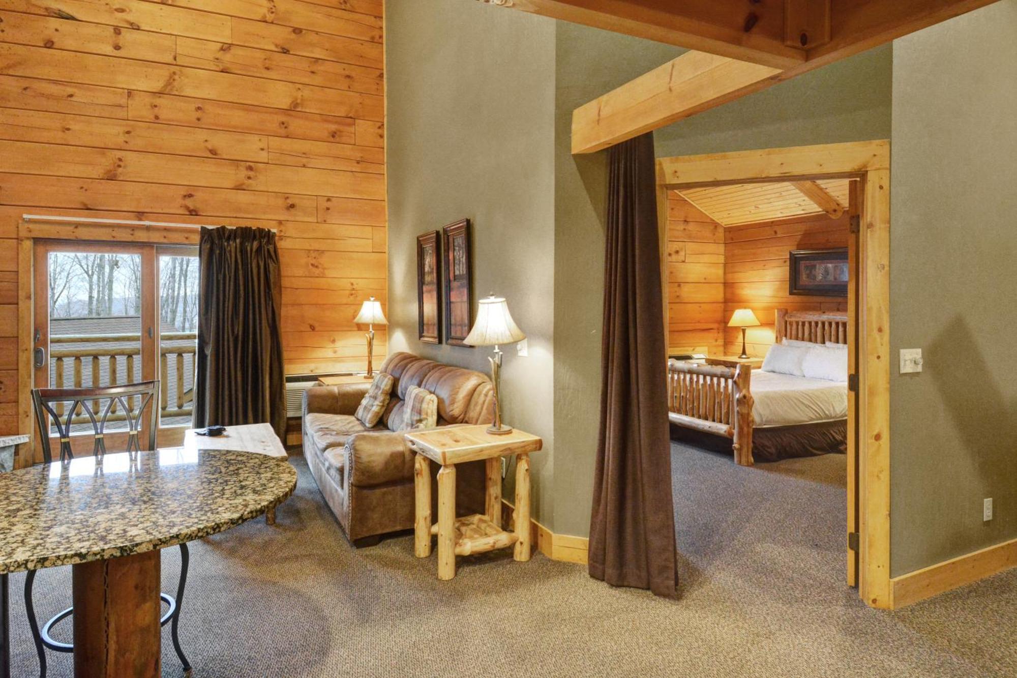 The Lodges At Sunset Village МакГенрі Номер фото