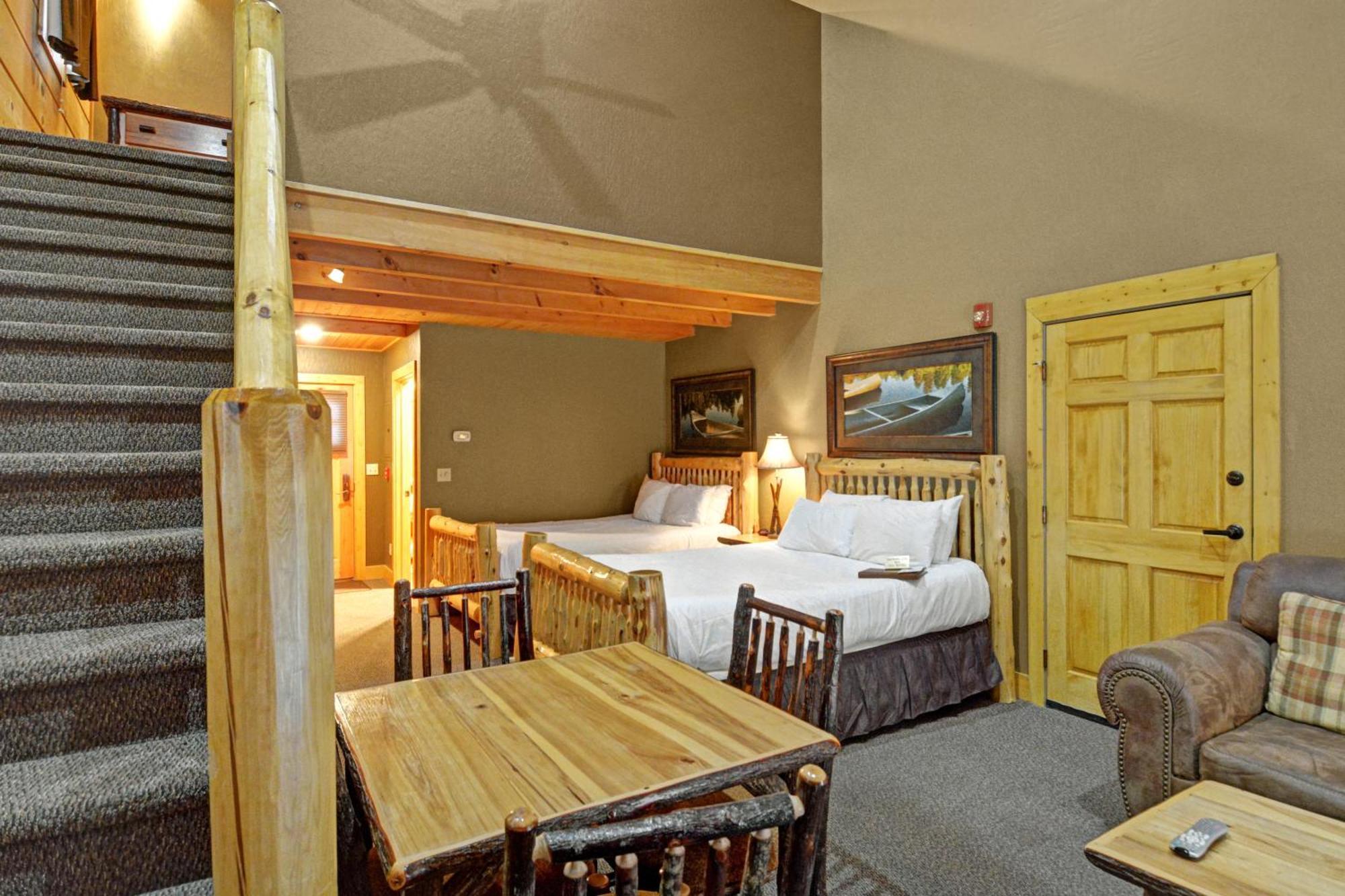 The Lodges At Sunset Village МакГенрі Номер фото