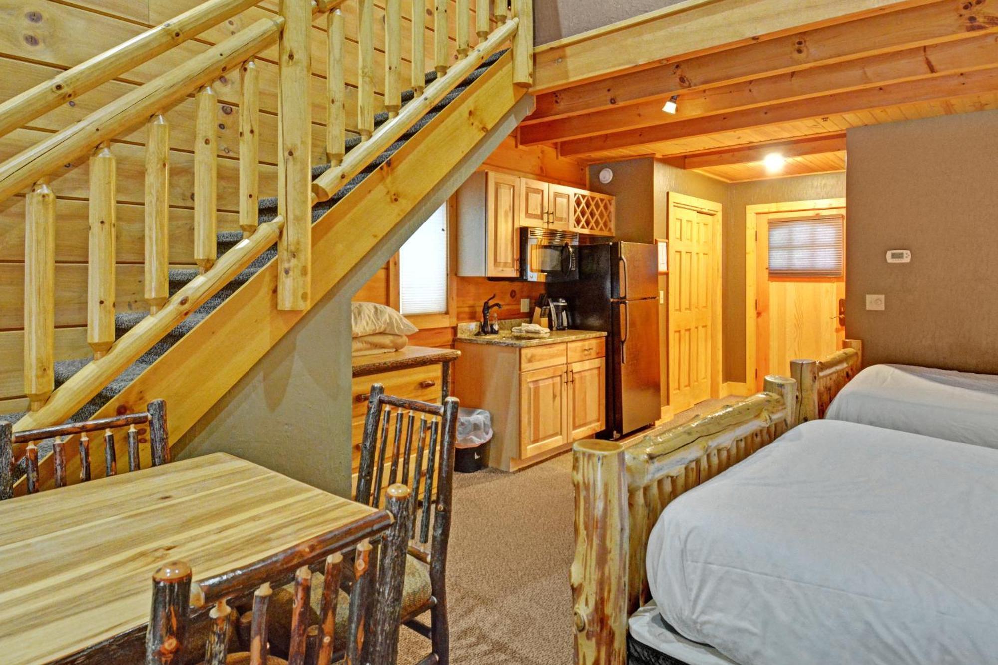 The Lodges At Sunset Village МакГенрі Номер фото