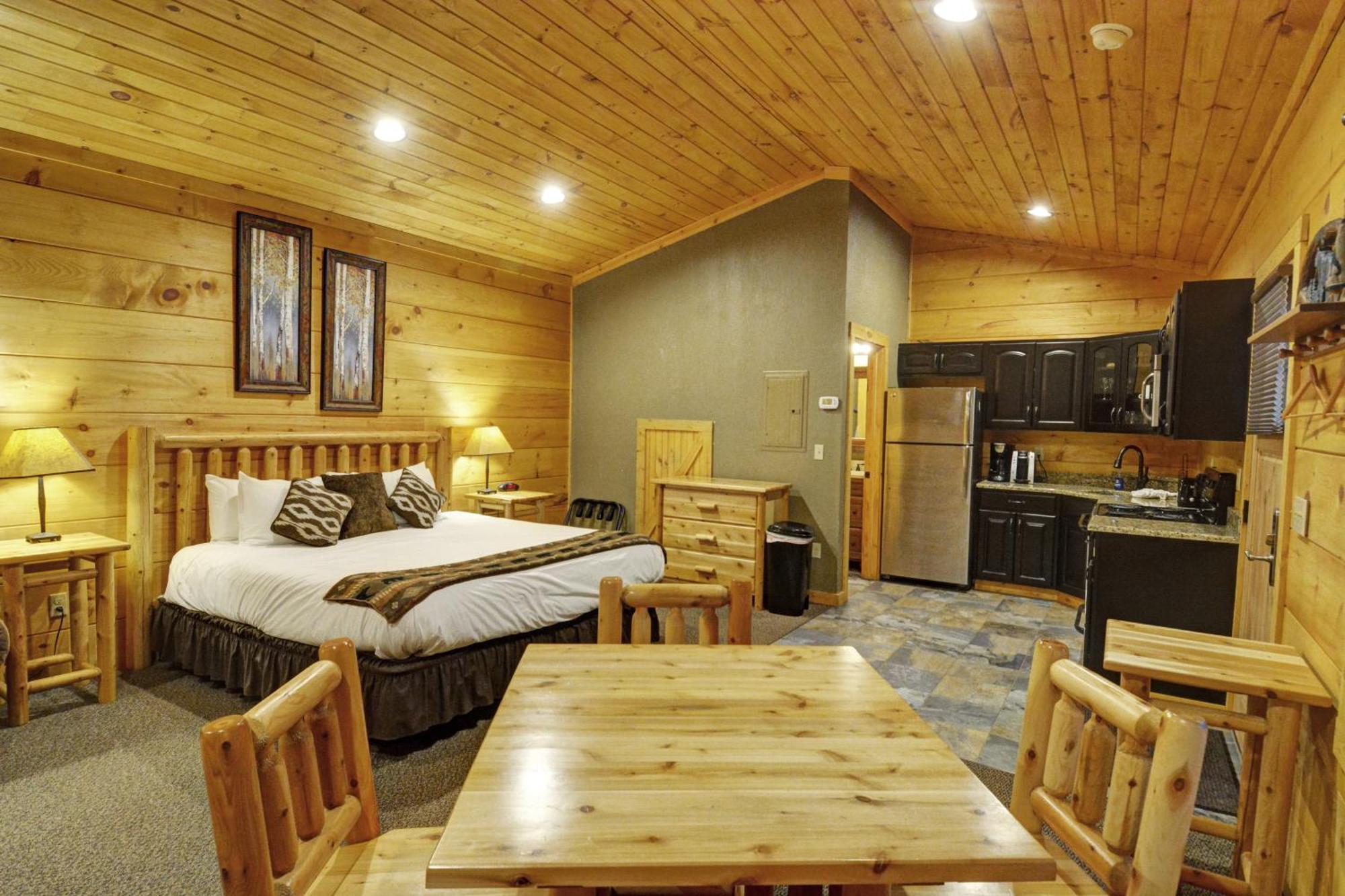 The Lodges At Sunset Village МакГенрі Номер фото