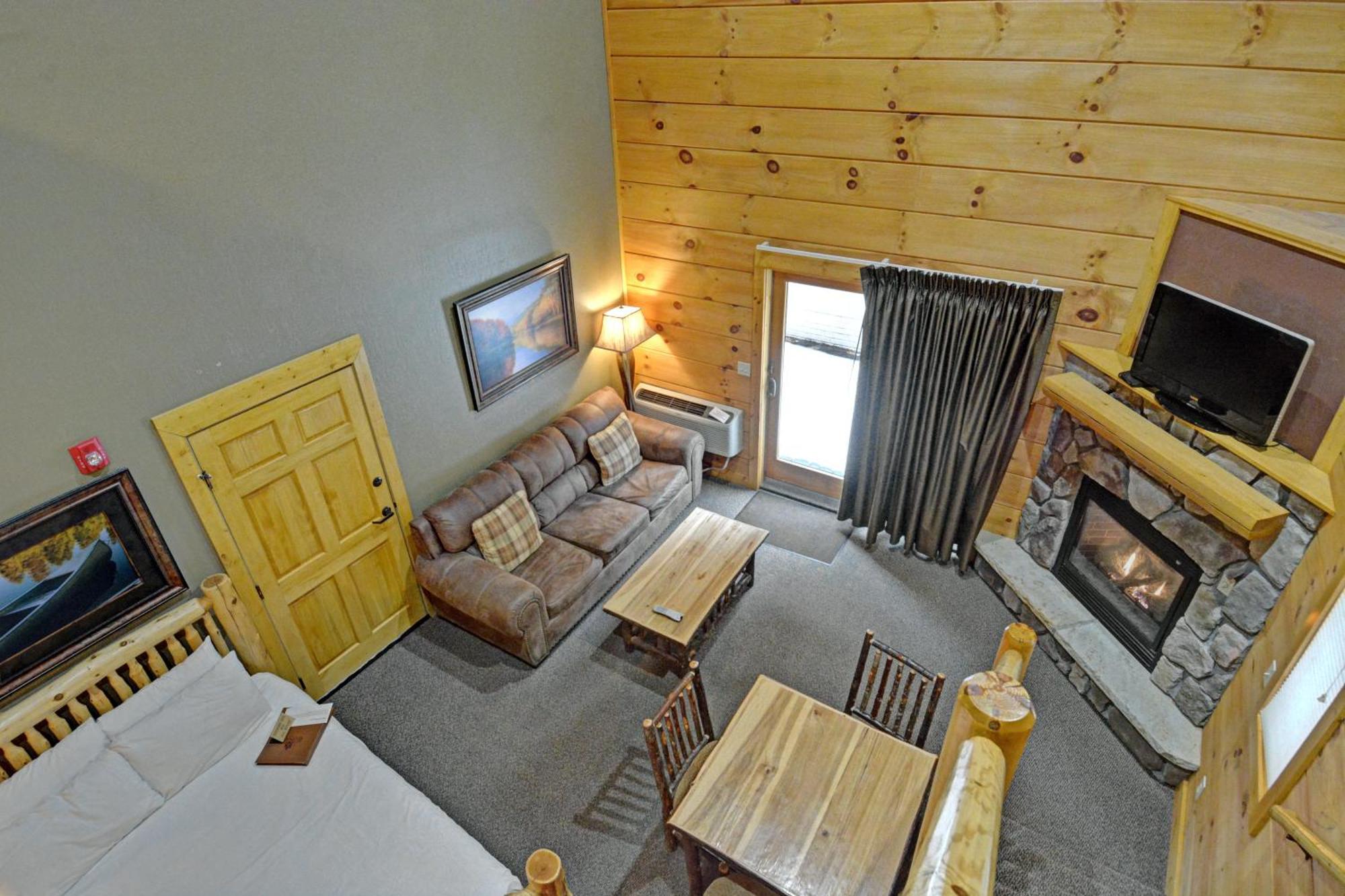 The Lodges At Sunset Village МакГенрі Номер фото