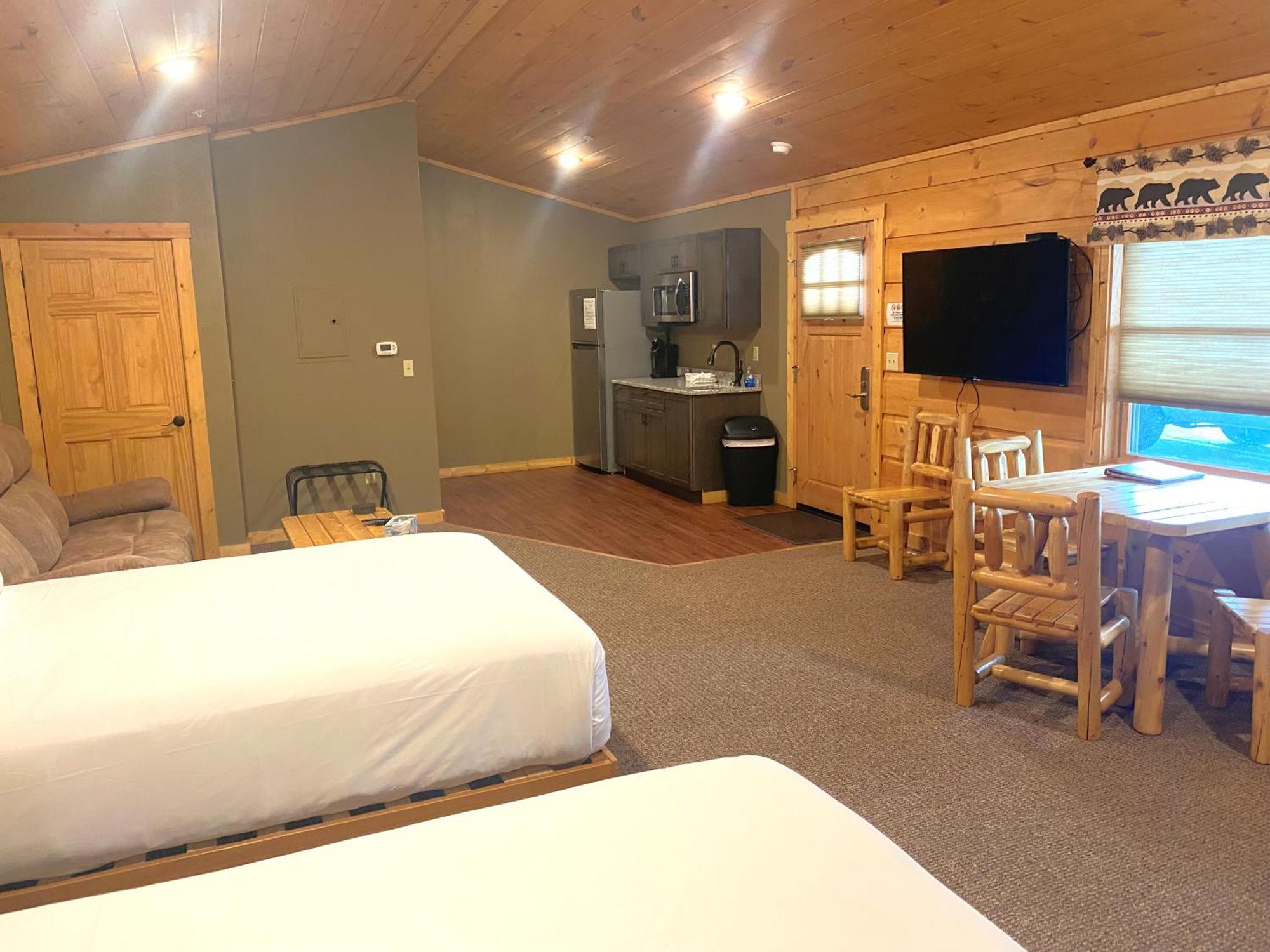 The Lodges At Sunset Village МакГенрі Номер фото