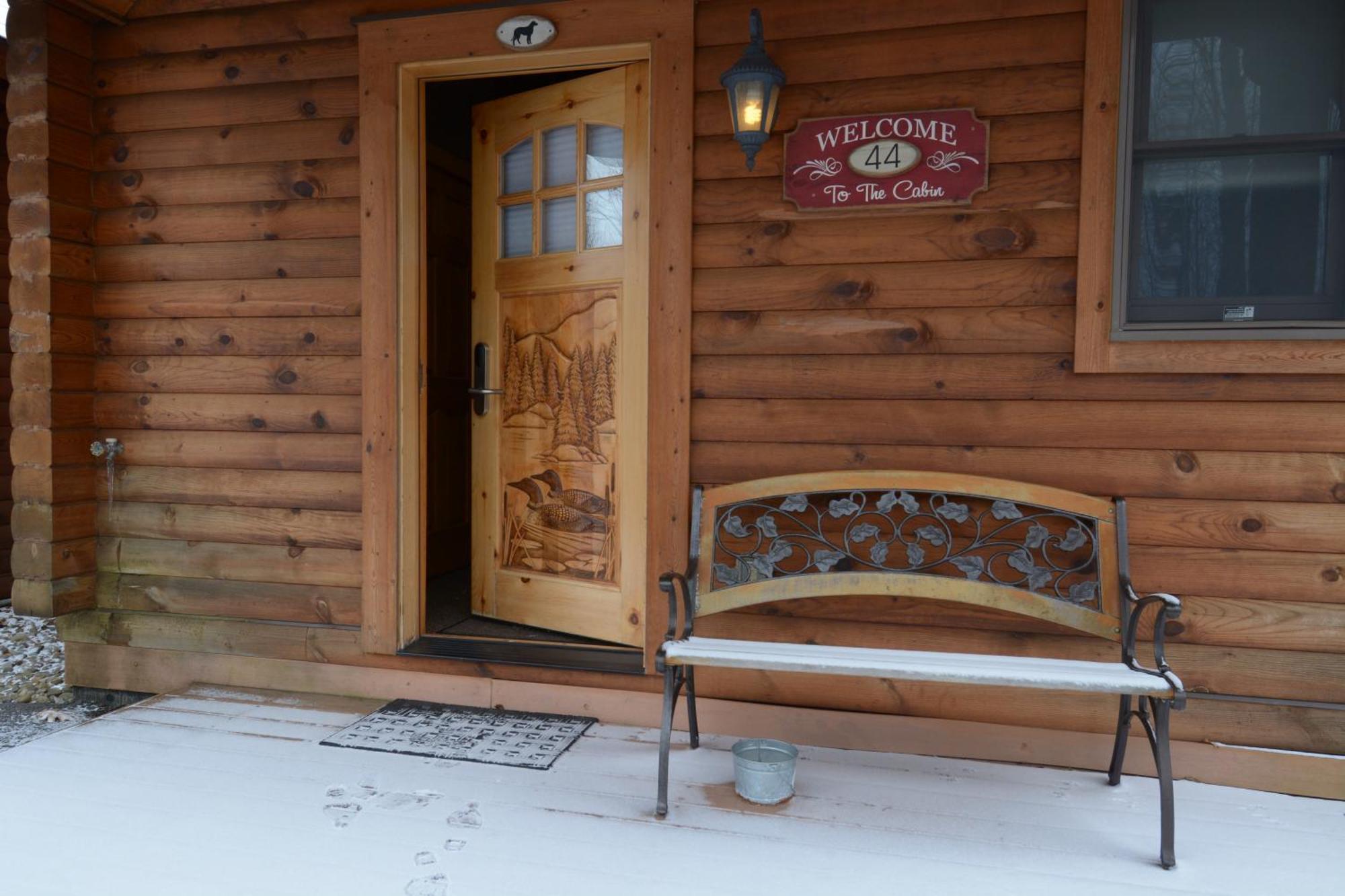 The Lodges At Sunset Village МакГенрі Номер фото